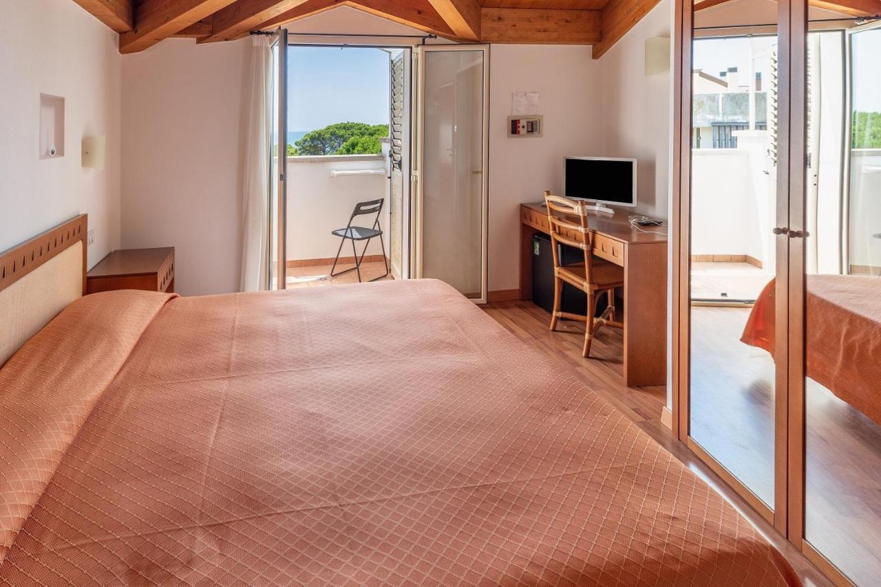 Hotel Escorial Τσέρβια Εξωτερικό φωτογραφία