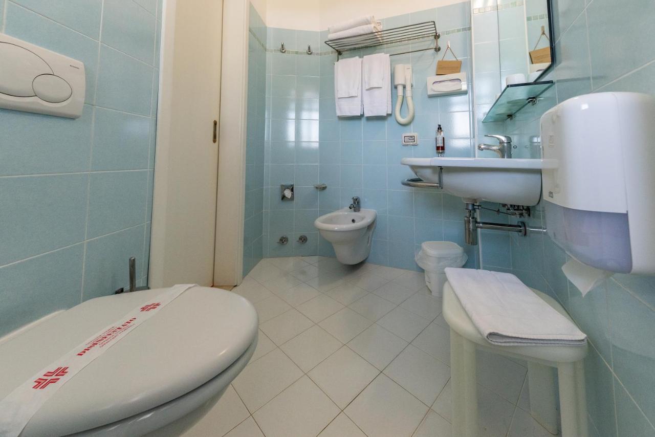 Hotel Escorial Τσέρβια Εξωτερικό φωτογραφία