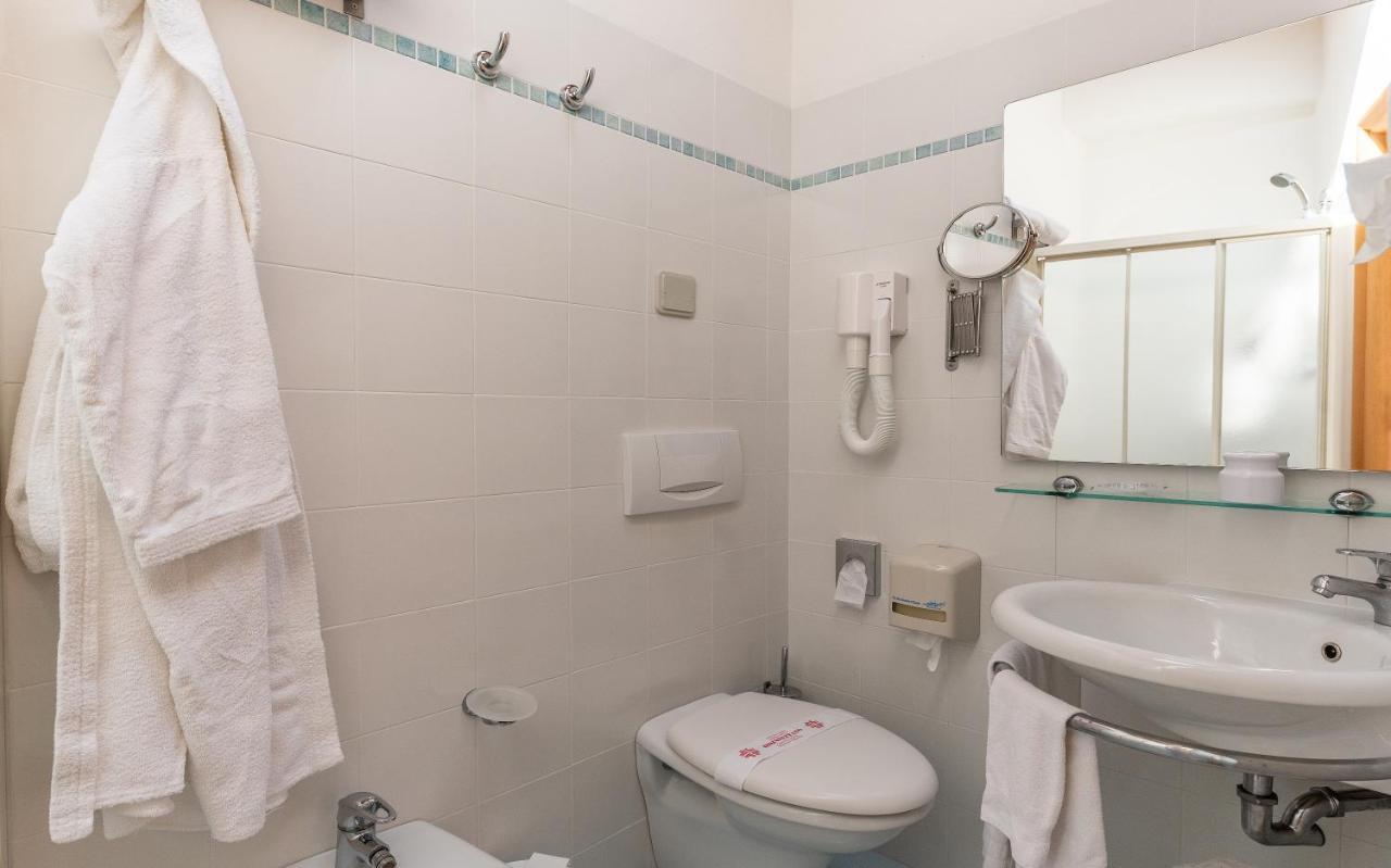 Hotel Escorial Τσέρβια Εξωτερικό φωτογραφία