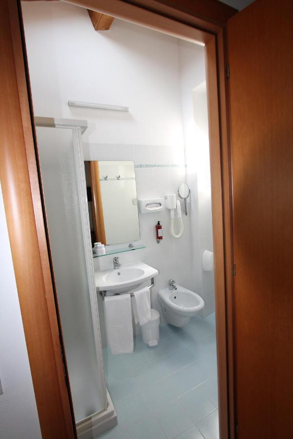 Hotel Escorial Τσέρβια Εξωτερικό φωτογραφία