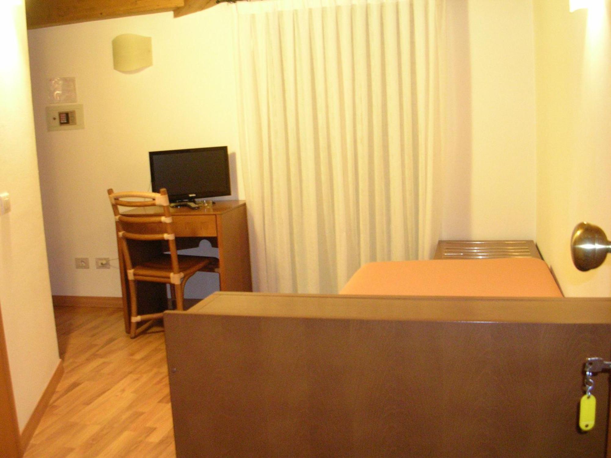 Hotel Escorial Τσέρβια Εξωτερικό φωτογραφία
