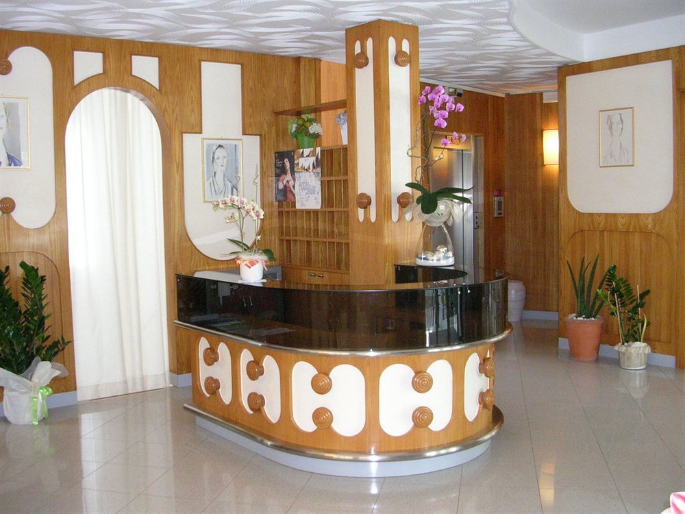 Hotel Escorial Τσέρβια Εξωτερικό φωτογραφία