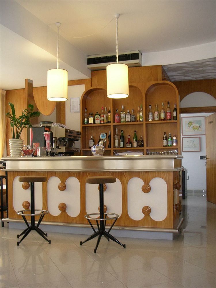 Hotel Escorial Τσέρβια Εξωτερικό φωτογραφία