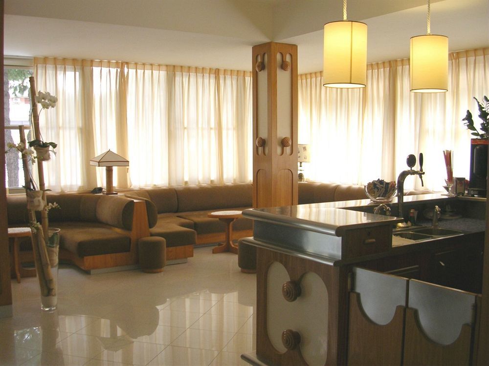 Hotel Escorial Τσέρβια Εξωτερικό φωτογραφία