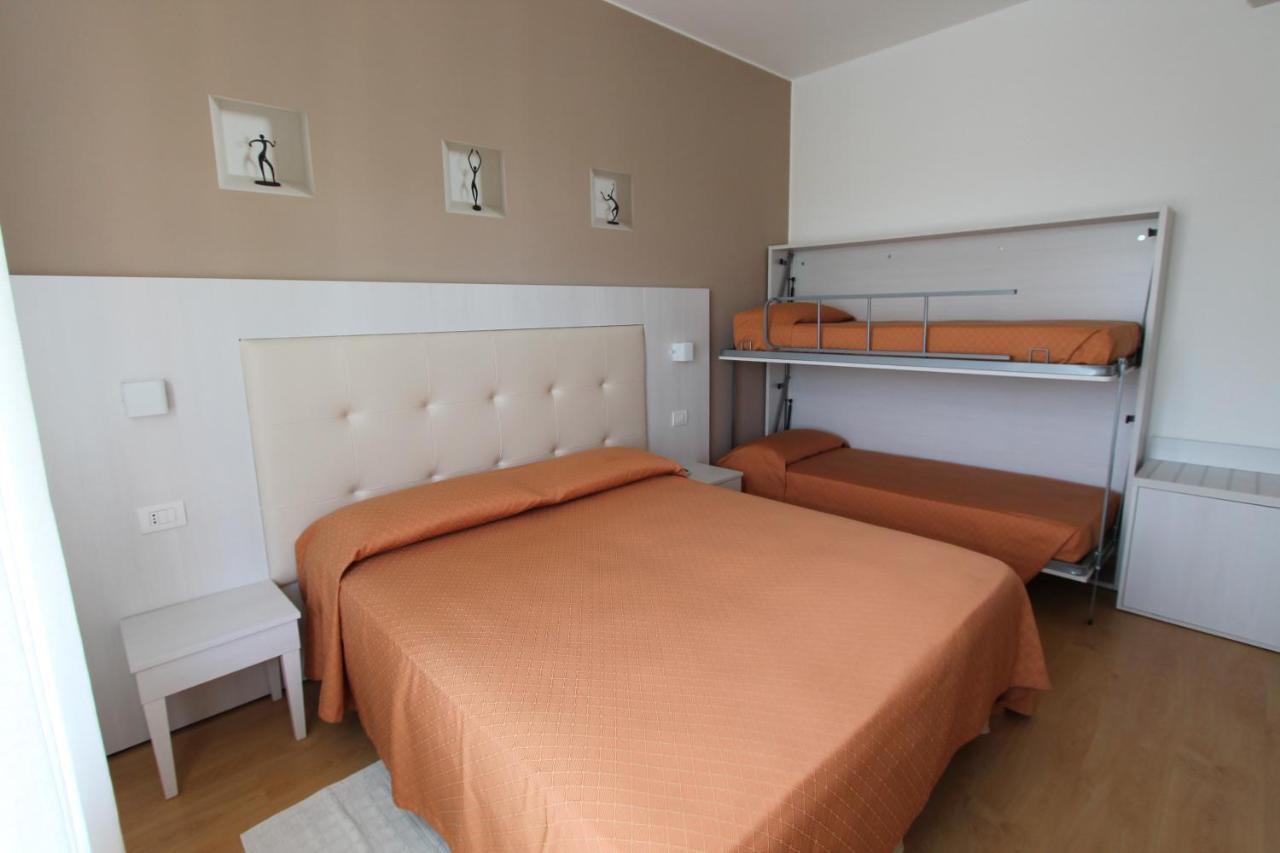 Hotel Escorial Τσέρβια Εξωτερικό φωτογραφία